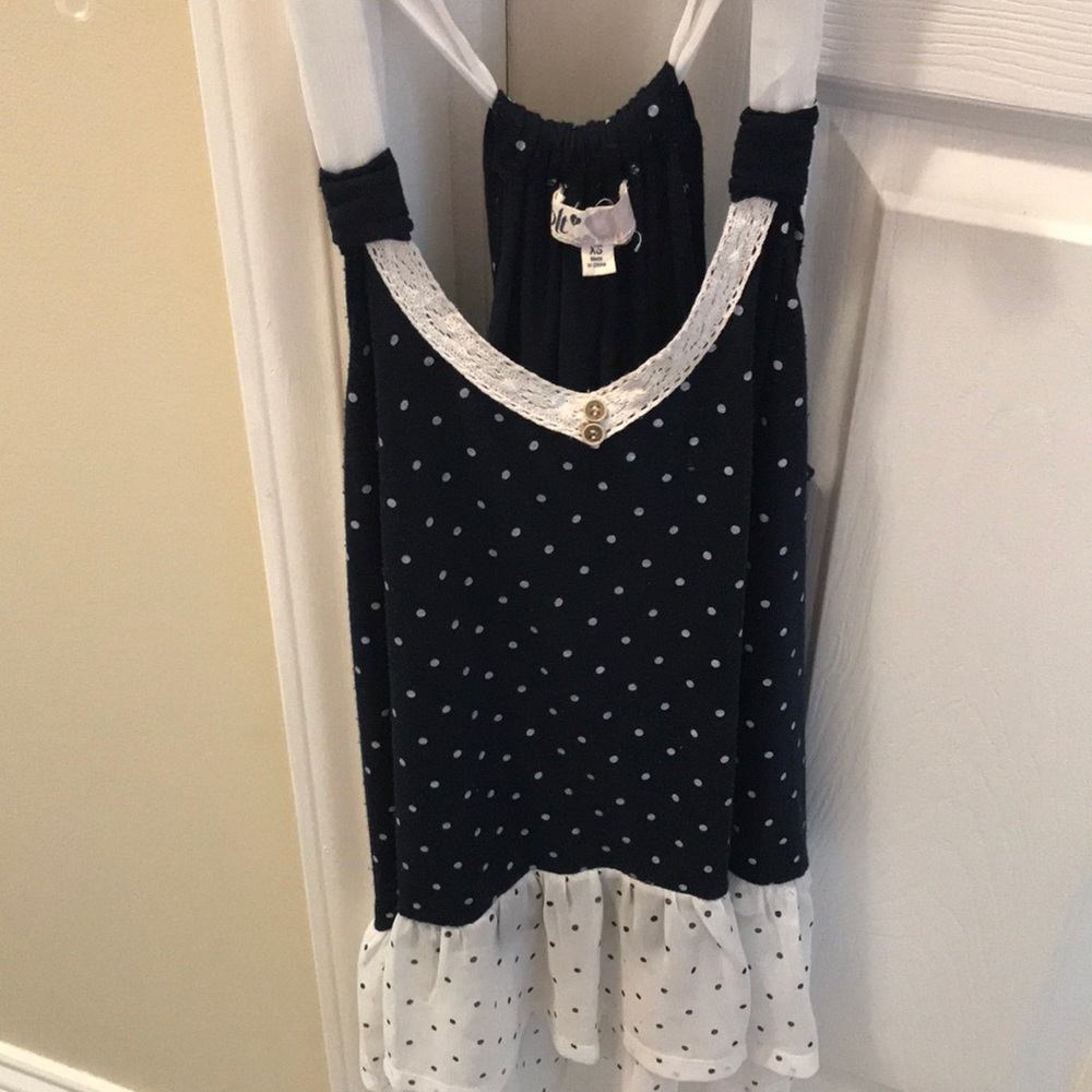 polka dot blouse!